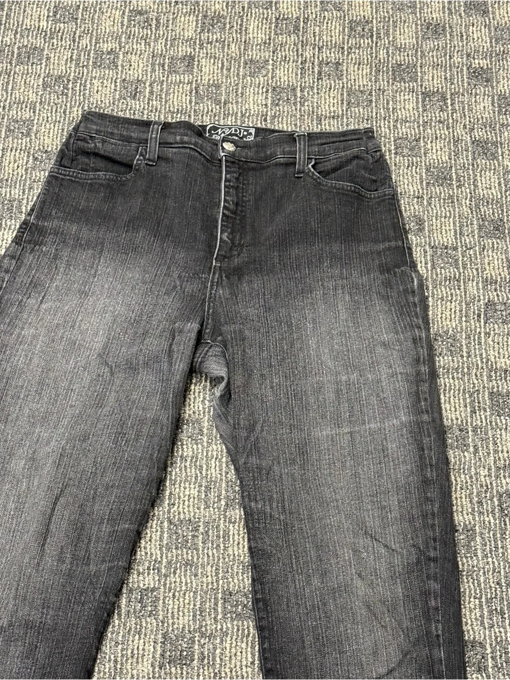 NYDJ Black Wash Straight Leg Jeans Size 10 Lift Tuck Technology USA